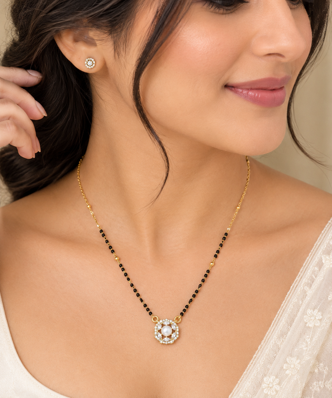 Aavrin Pearl Bloom Mangalsutra