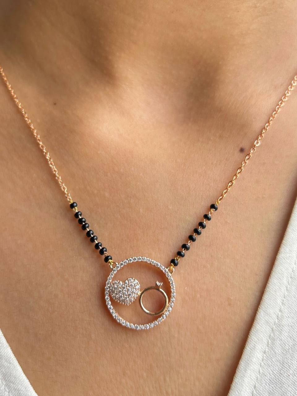 Aavrin Circle Heart Mangalsutra